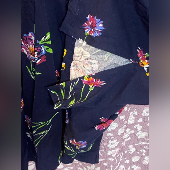 (S31) 2X Woman Within Navy V-Neck Long Sleeve Floral Tunic Never Worn - Picture 4 of 6